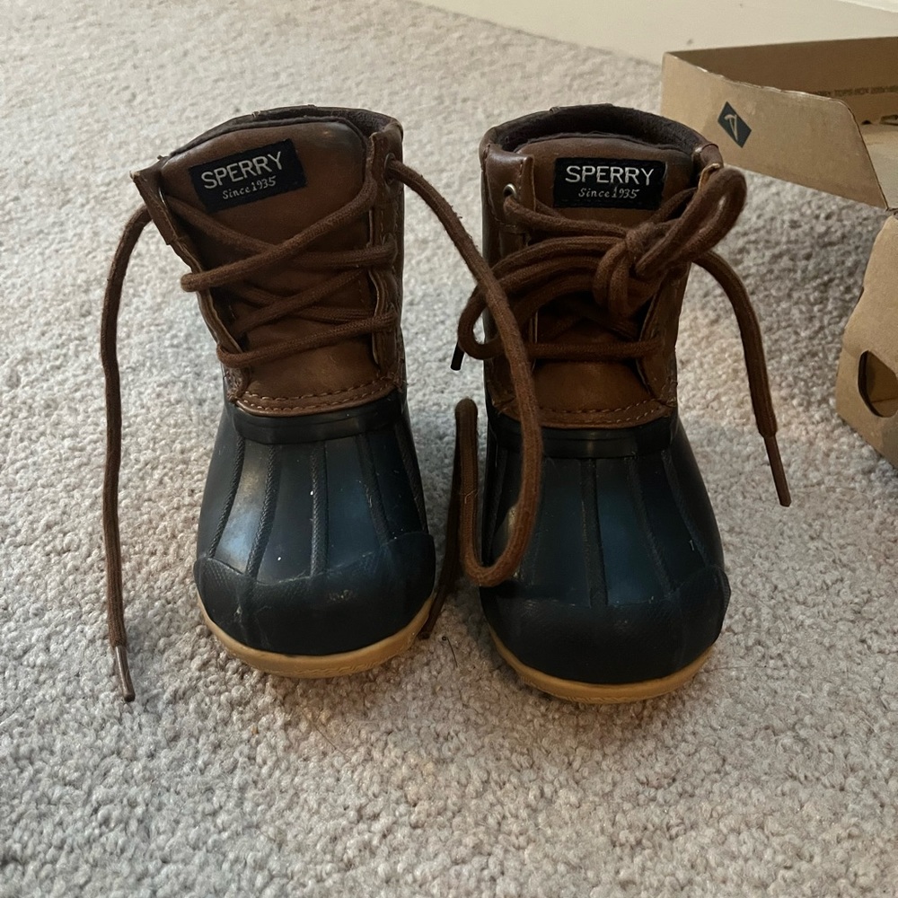 Sperry Toddler size 6 duck boots